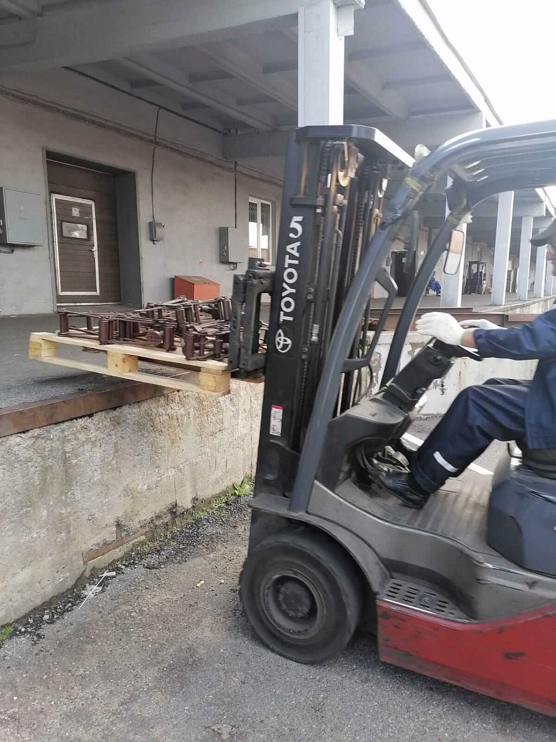 Отгрузка центраторов дилеру в Санкт-Петербурге Отгрузка центраторов дилеру в Санкт-Петербурге