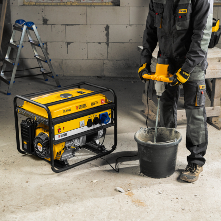 Бензиновый генератор  GE 6900