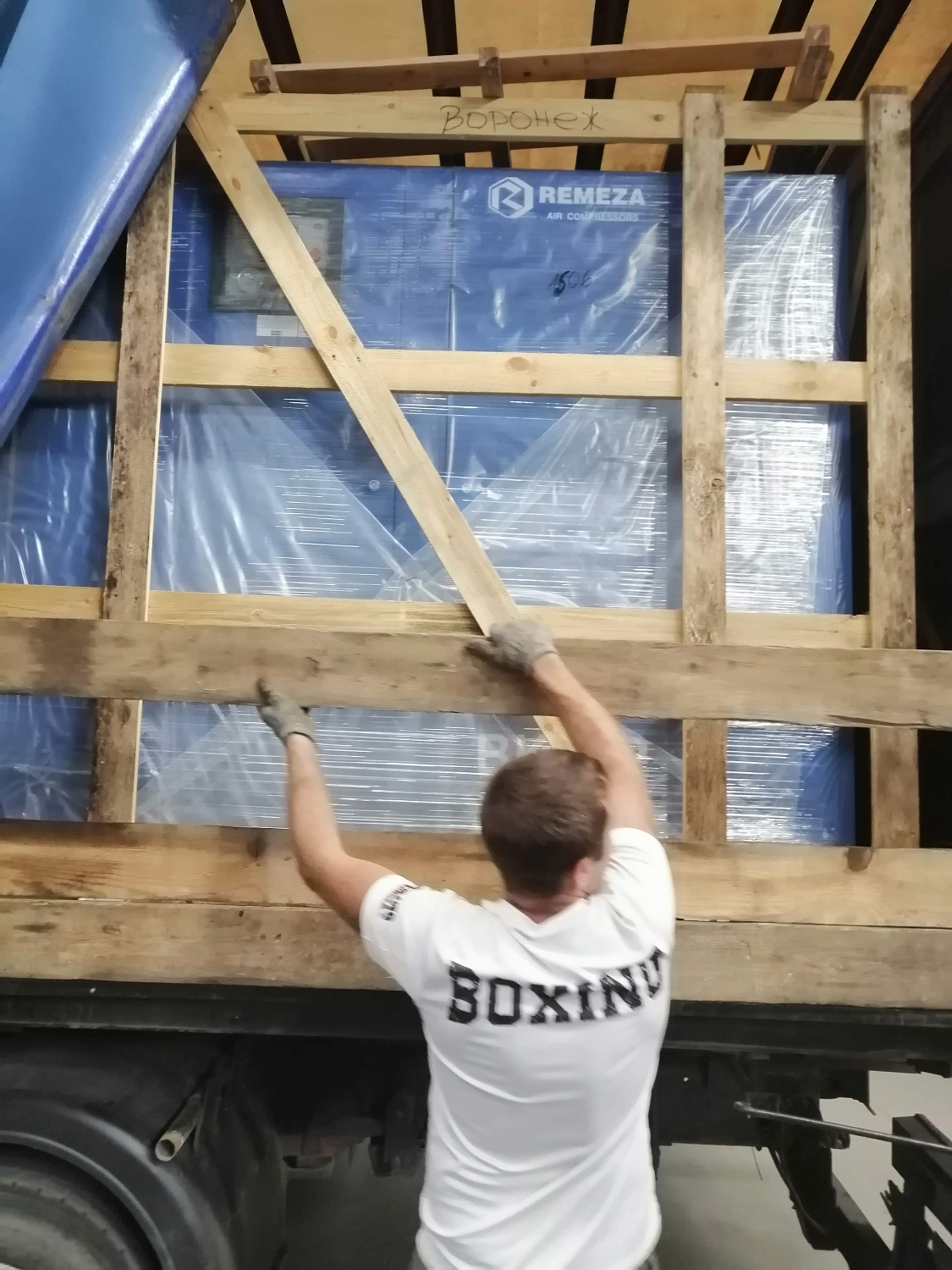 Отгрузка дилеру ВК75Р-7,5 и ресивера в Воронеже Отгрузка дилеру ВК75Р-7,5 и ресивера в Воронеже