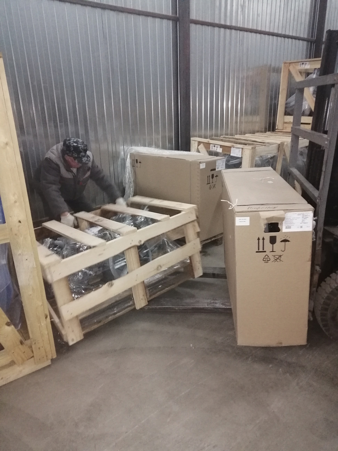 Пополнение склада в Воронеже компрессорами СБ4/С-100.LB30 Пополнение склада в Воронеже компрессорами СБ4/С-100.LB30